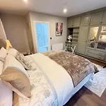 Hébergement de vacances Luxury 4 Bedroom Townhouse -killarney Town Centre - Free Parking Wi-fi- 4 Star Approved Killarney