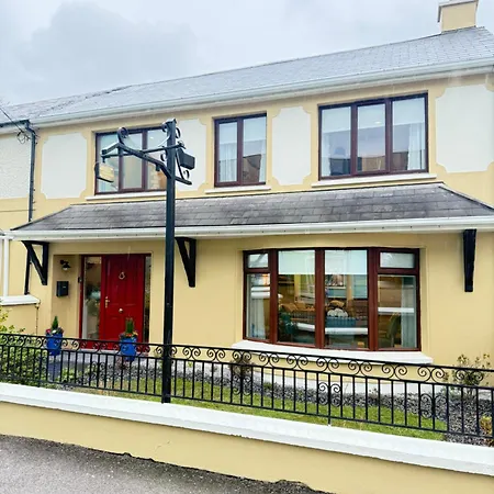 Luxury 4 Bedroom House -killarney Town Centre - Free Parking Wi-fi- 4 Star Approved *