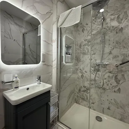 Luxury 4 Bedroom Townhouse -killarney Town Centre - Free Parking Wi-fi- 4 Star Approved Cill Airne