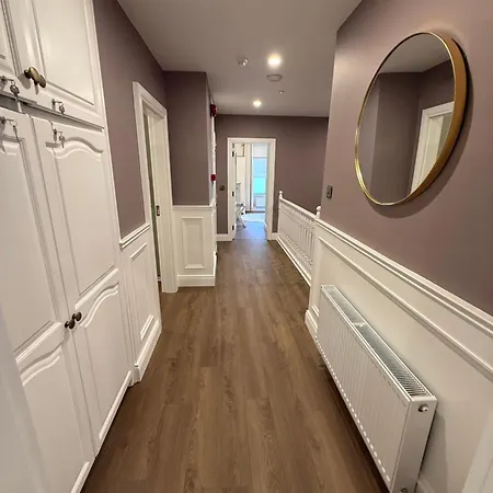 Luxury 4 Bedroom House -killarney Town Centre - Free Parking Wi-fi- 4 Star Approved