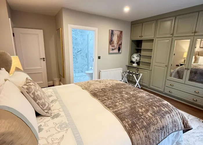 別荘 4 Fair Hill- Luxury 4 Bedroom Property -Killarney Town Centre - Free Parking Wi-Fi キラーニー