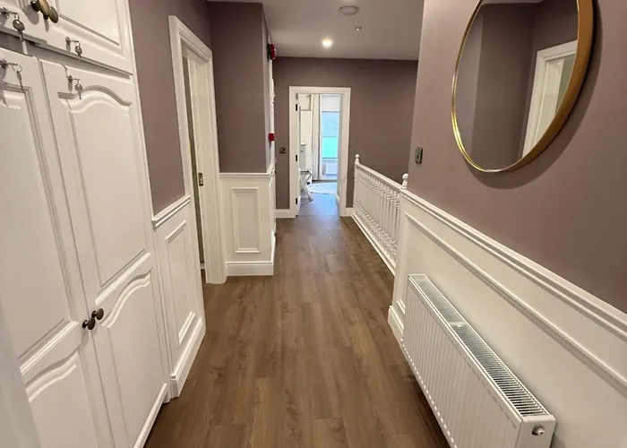 4 Fair Hill- Luxury 4 Bedroom Property -Killarney Town Centre - Free Parking Wi-Fi