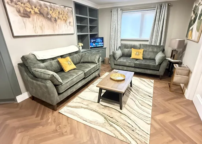 4 Fair Hill- Luxury 4 Bedroom Property -Killarney Town Centre - Free Parking Wi-Fi 別荘 *