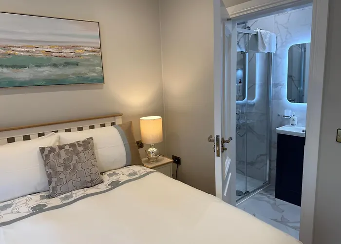 4 Fair Hill- Luxury 4 Bedroom Property -Killarney Town Centre - Free Parking Wi-Fi キラーニー