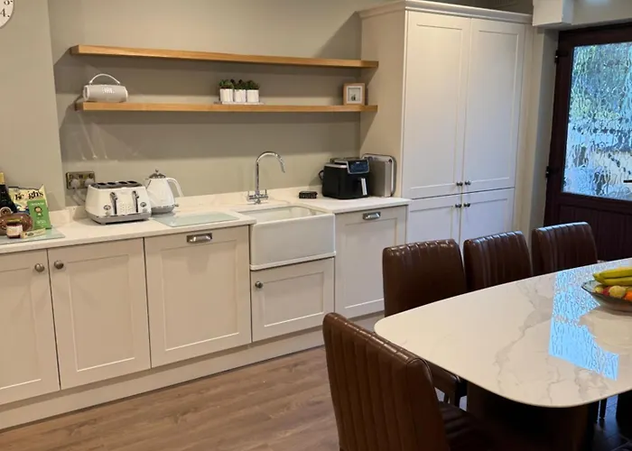 4 Fair Hill- Luxury 4 Bedroom Property -Killarney Town Centre - Free Parking Wi-Fi 別荘 *