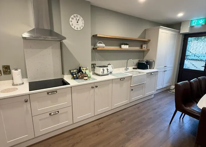 4 Fair Hill- Luxury 4 Bedroom Property -Killarney Town Centre - Free Parking Wi-Fi 別荘 *