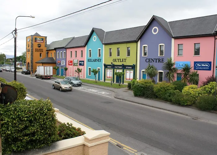 4 Fair Hill- Luxury 4 Bedroom Property -Killarney Town Centre - Free Parking Wi-Fi キラーニー