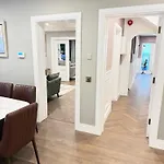 Luxury 4 Bedroom Townhouse -killarney Town Centre - Free Parking Wi-fi- 4 Star Approved Κιλάρνεϊ